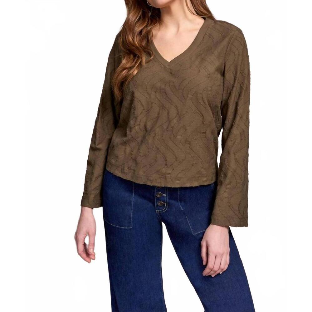NEW TRIBAL jacquard knit long sleeve v-neck top in ivy